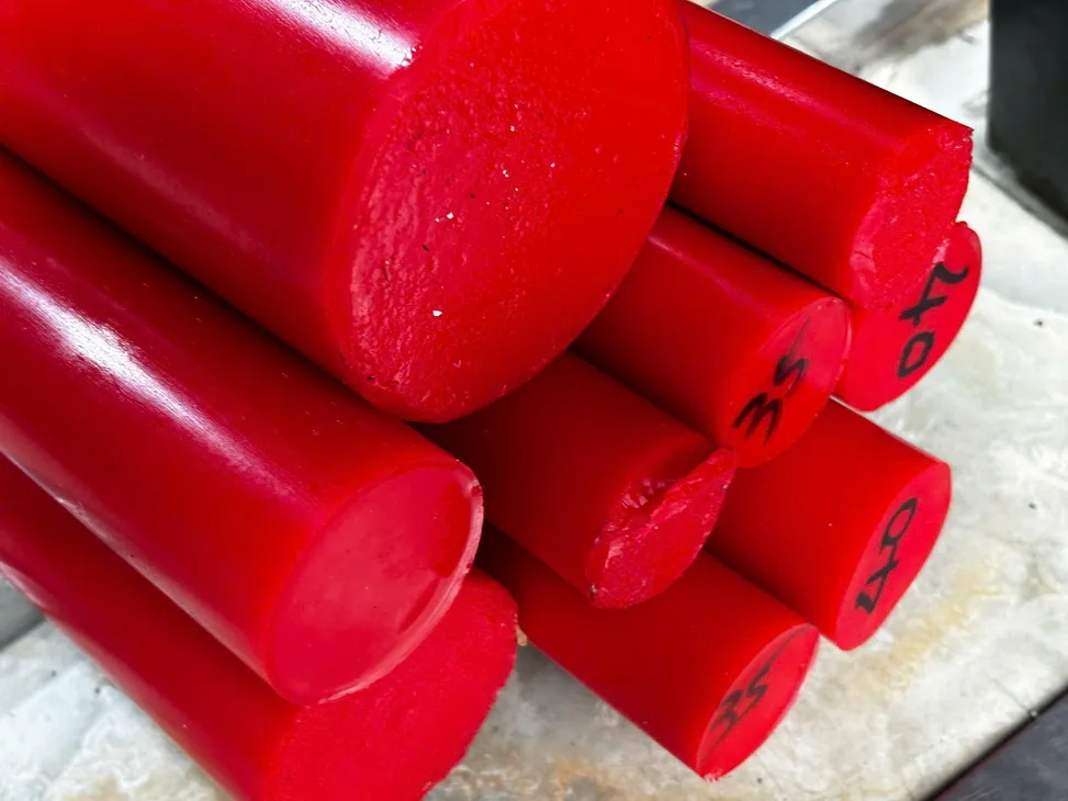 Nhựa PU cây tròn đặc phi 65 mm — do 35 40 Nhựa PU cây tròn đặc phi 65 mm — do 35 40