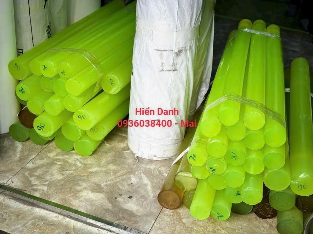 Nhựa PU cây tròn đặc phi 120 mm — ảnh thực tế 3 Nhựa PU cây tròn đặc phi 120 mm — ảnh thực tế 3