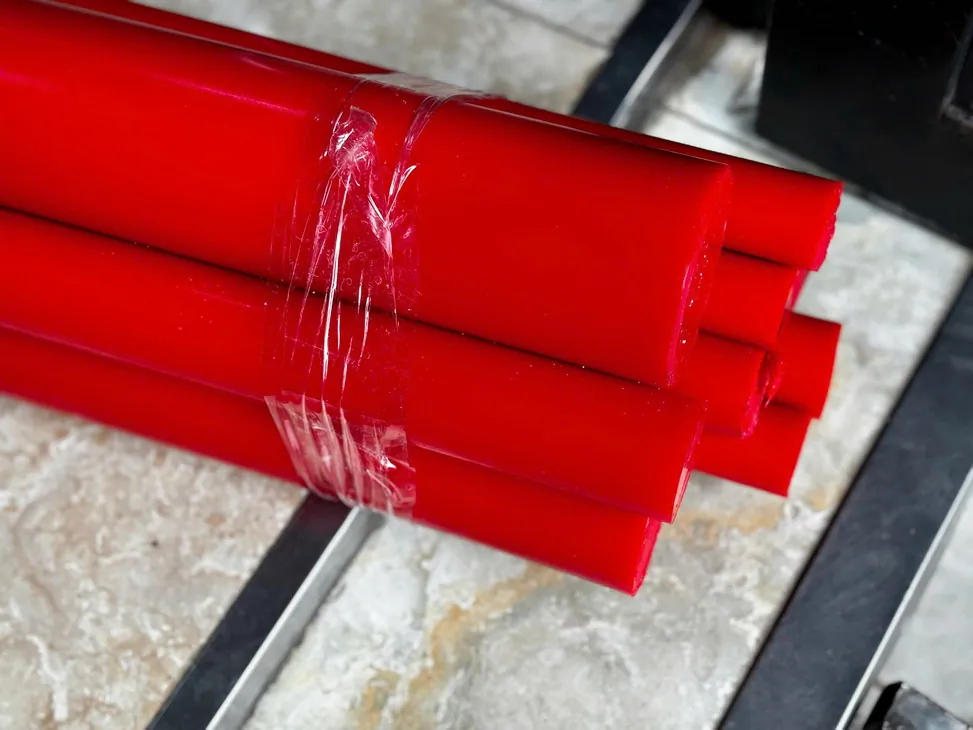 Nhựa PU cây tròn đặc phi 180 mm — màu đỏ 3 Nhựa PU cây tròn đặc phi 180 mm — màu đỏ 3