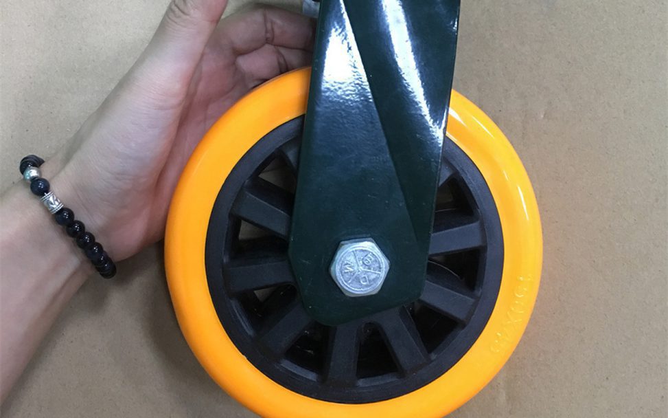 Bọc lại nhựa PU cho bánh xe cũ