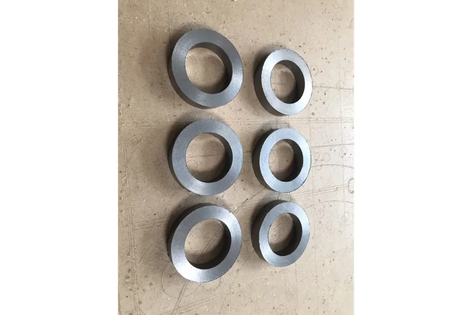gioang chi graphite inox ung dung